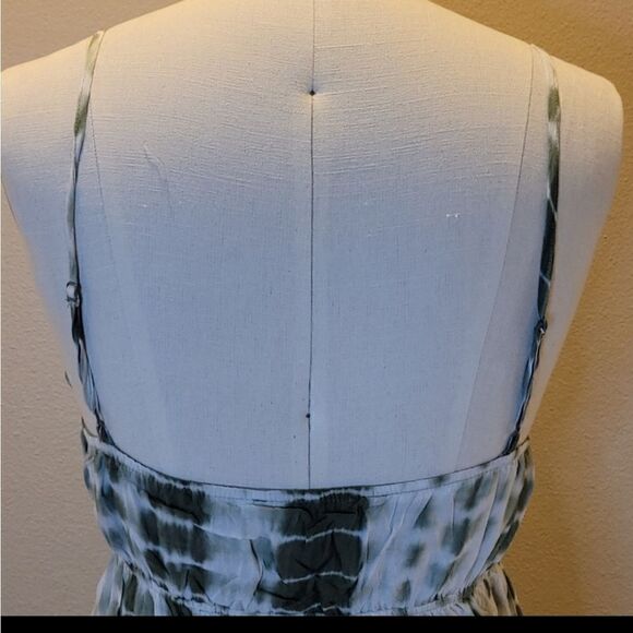 🎁3/$30🎁 Tie Dye Cut Out Open Back Maxi Boho Olive Dress Sz M - Picture 10 of 11